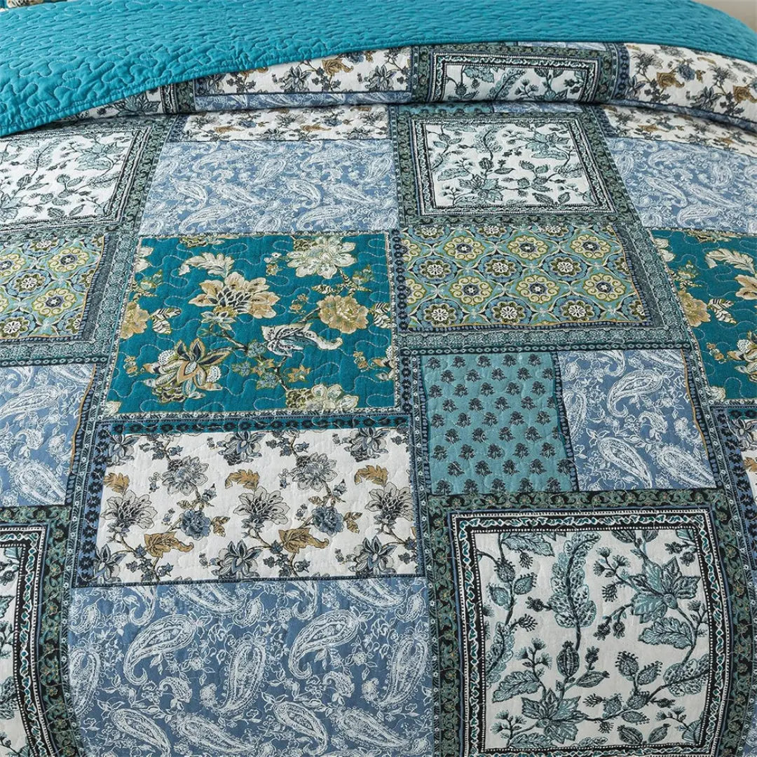 Calvera 3-Piece Teal/Green Farmhouse Cotton Bedspread Set - Lightweight Patchwork Quilt with Pillowcases