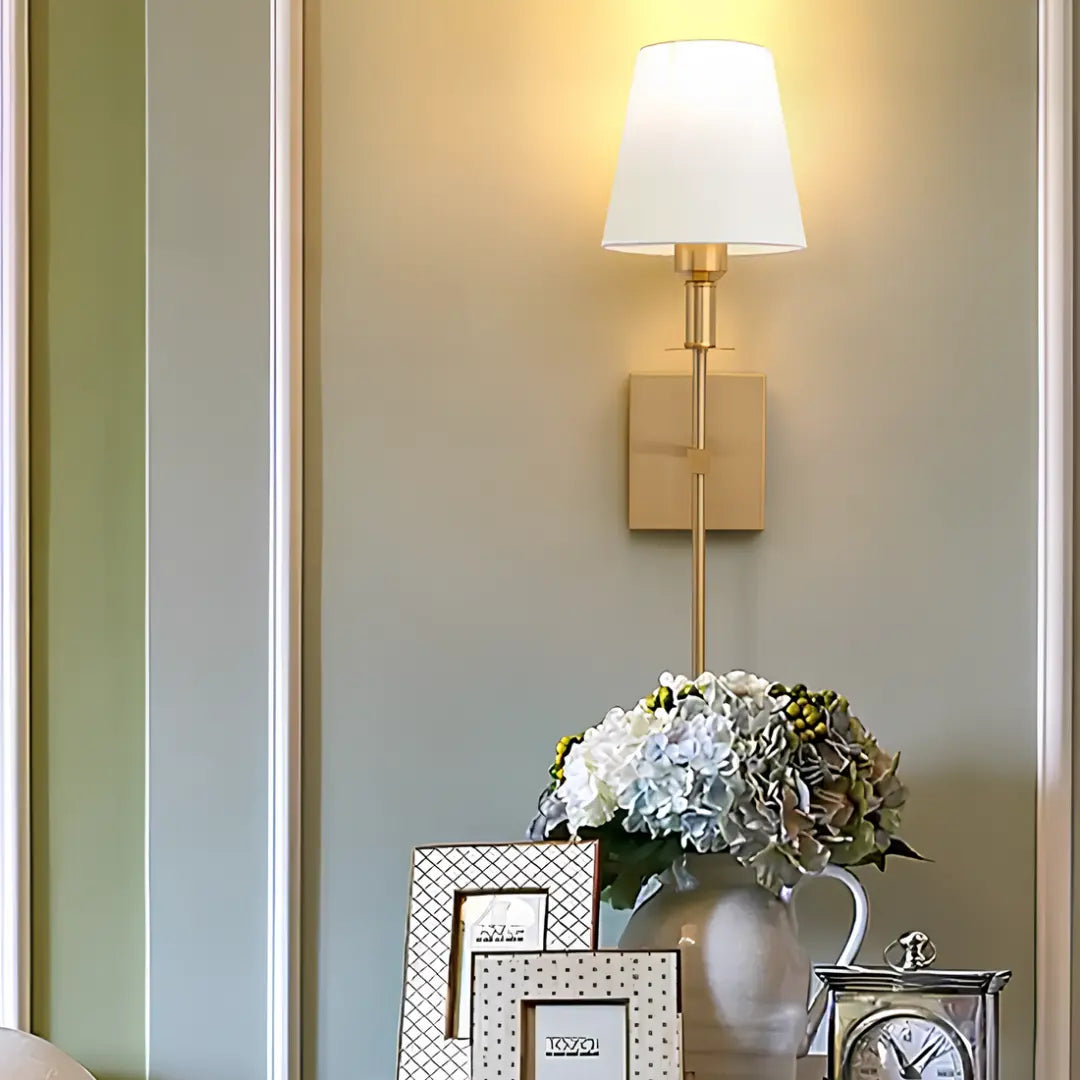 Valoria - Classic Elegance Wall Light