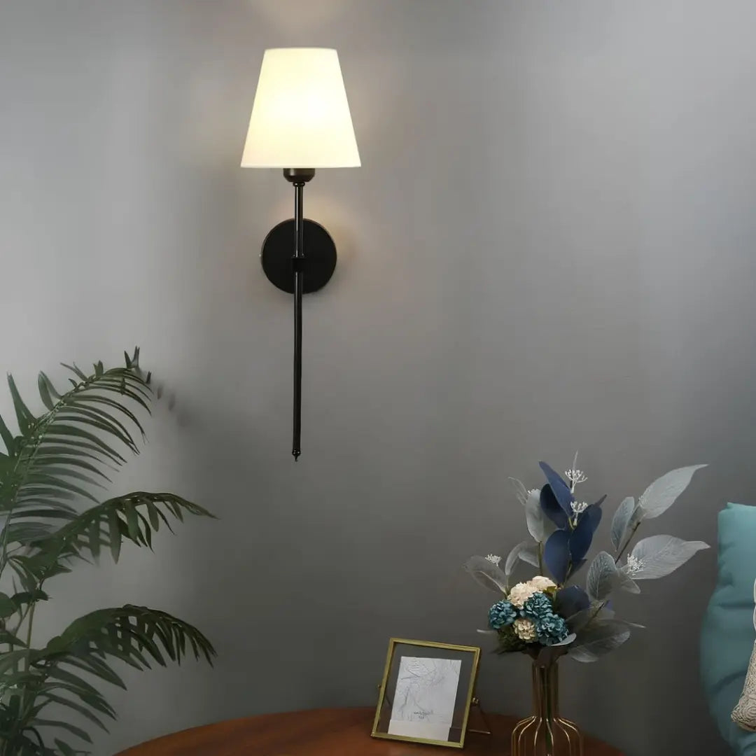 Valoria - Classic Elegance Wall Light