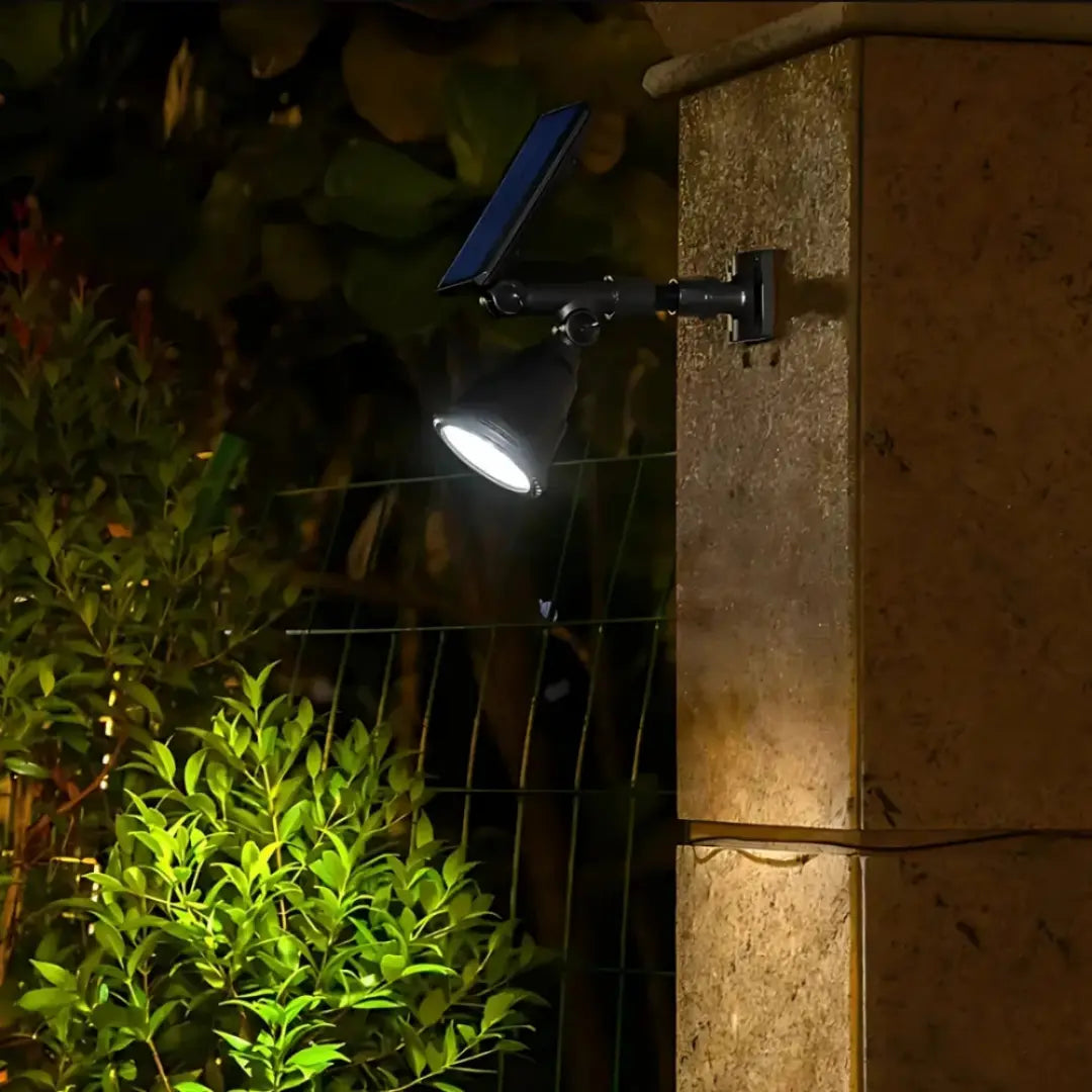 Soluna - Solar Garden Spotlight