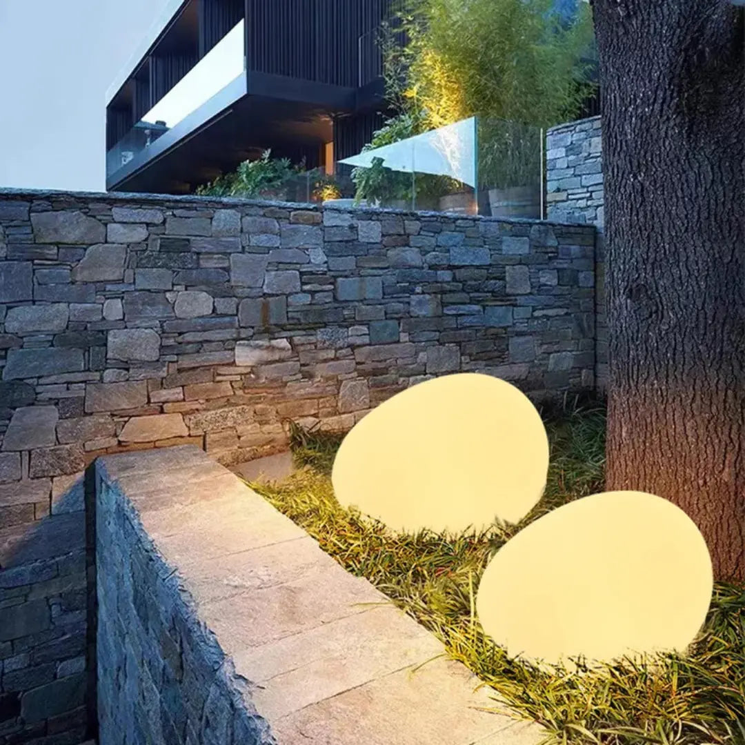 Pavara - Cobblestone Garden Light
