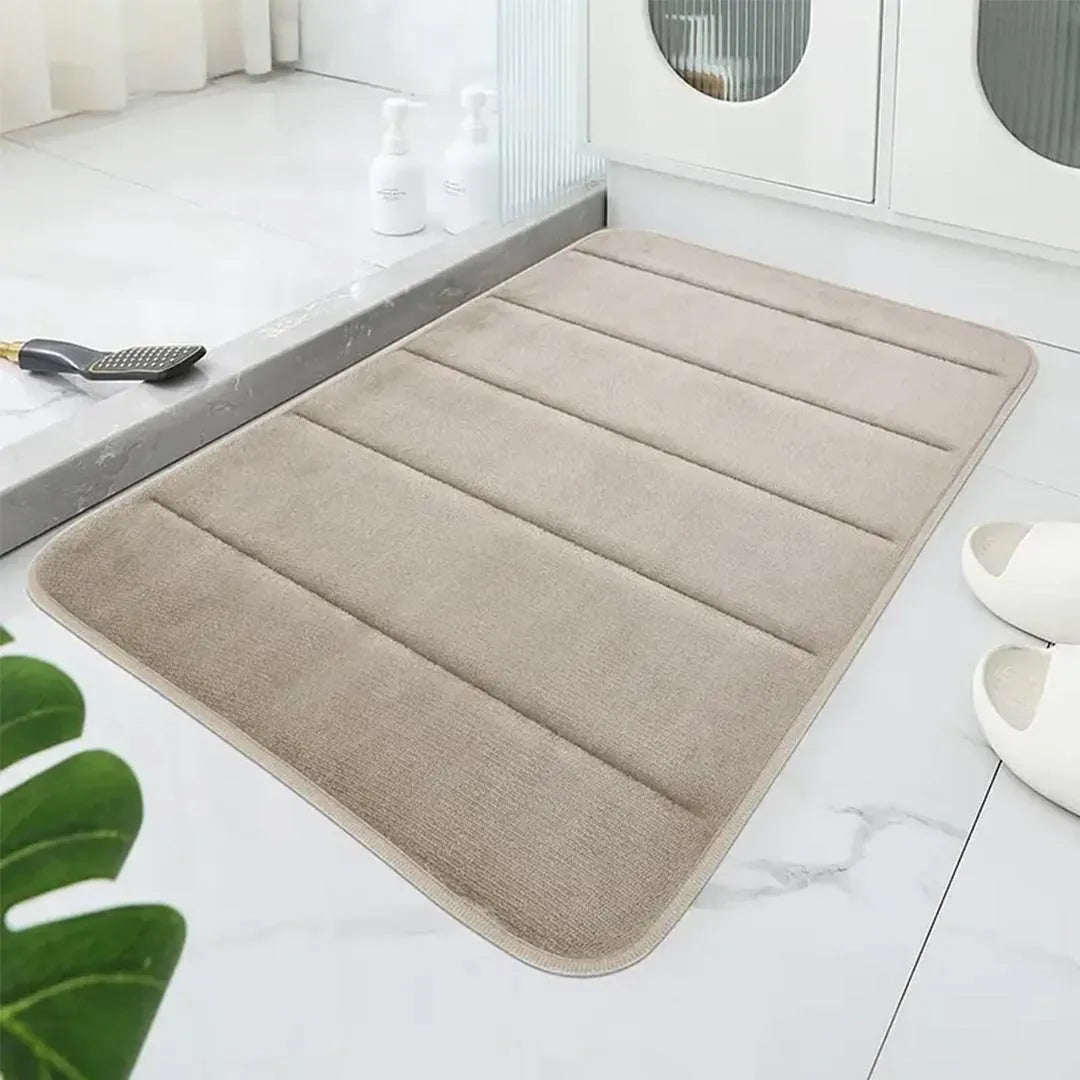 Plush Coral Velvet Bath Mat - Modern Geometric Pattern Bathroom Rug