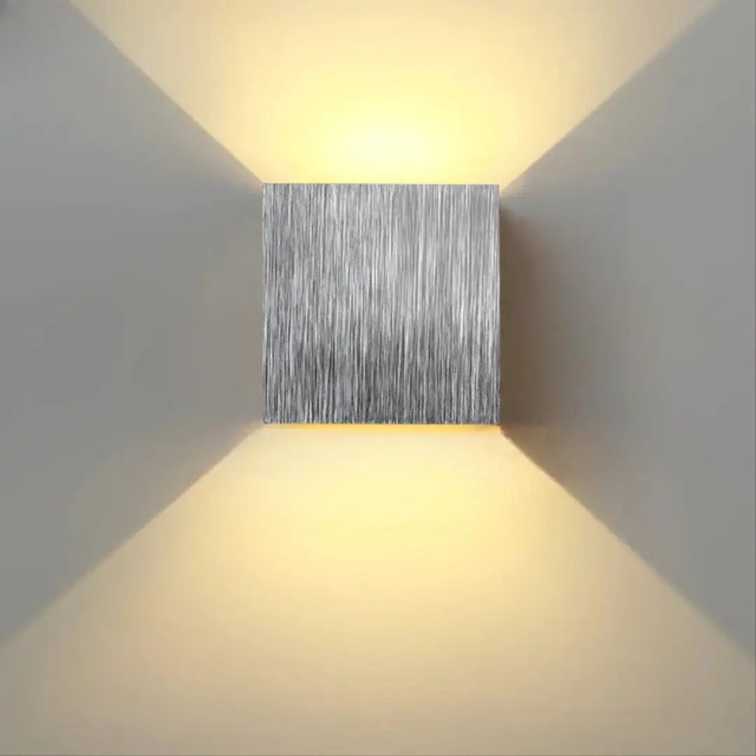 Elegant Wall Light