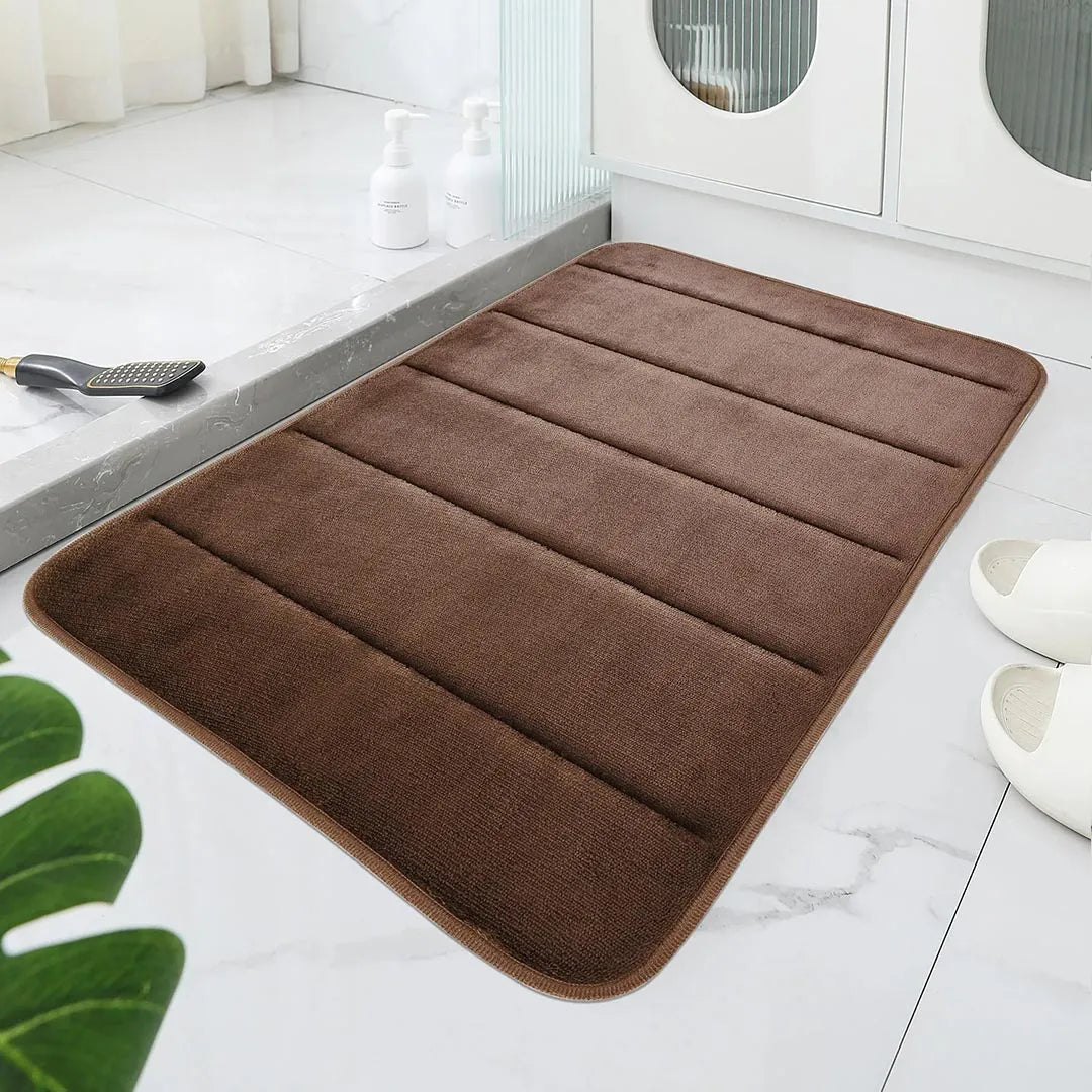 Plush Coral Velvet Bath Mat - Modern Geometric Pattern Bathroom Rug