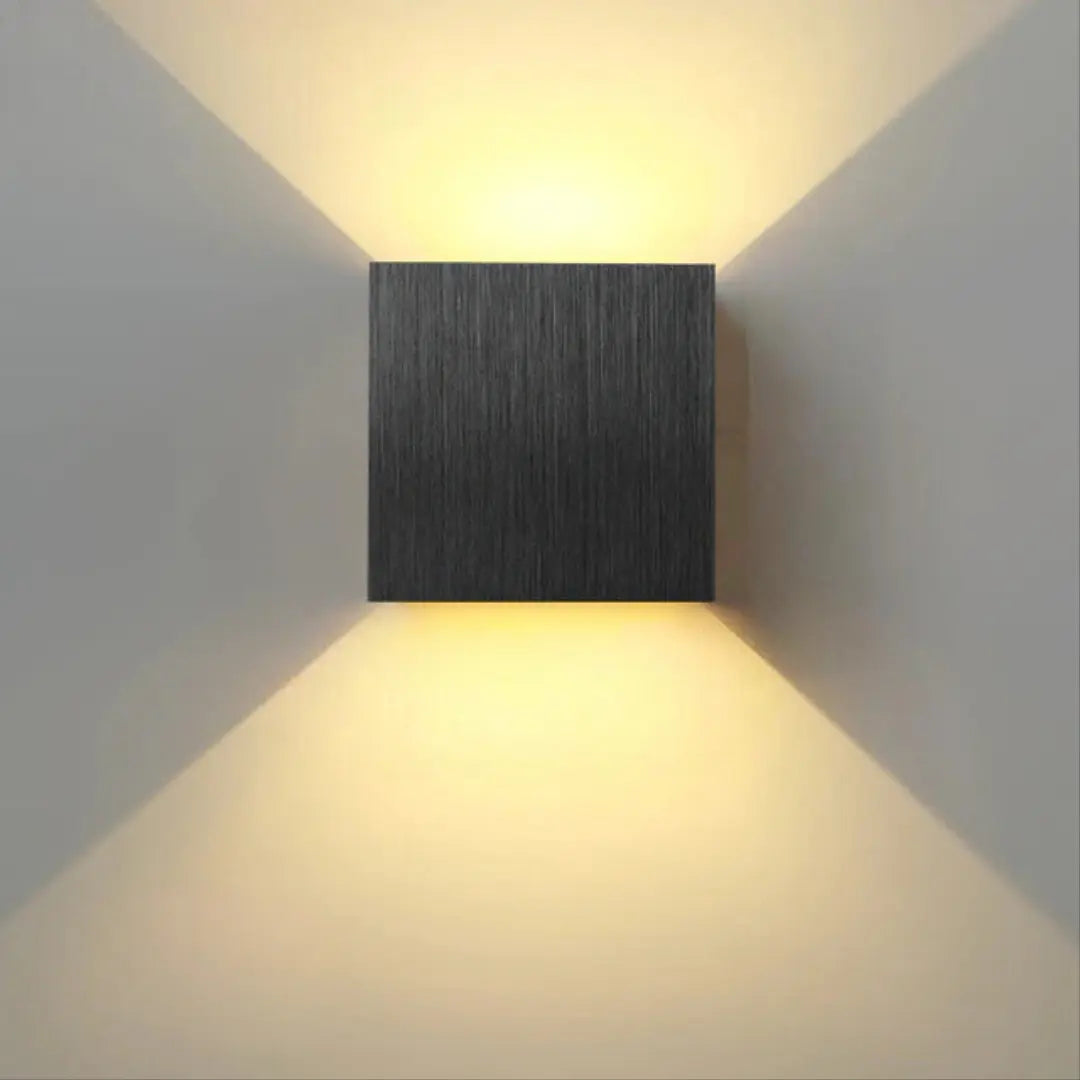 Elegant Wall Light