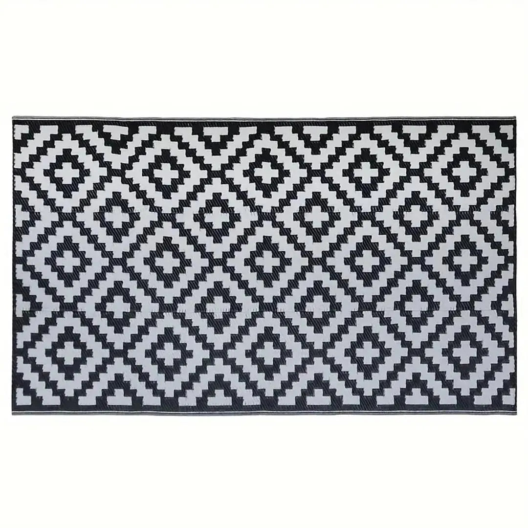 Reversible Black & White Outdoor Rug - Geometric Foldable Mat