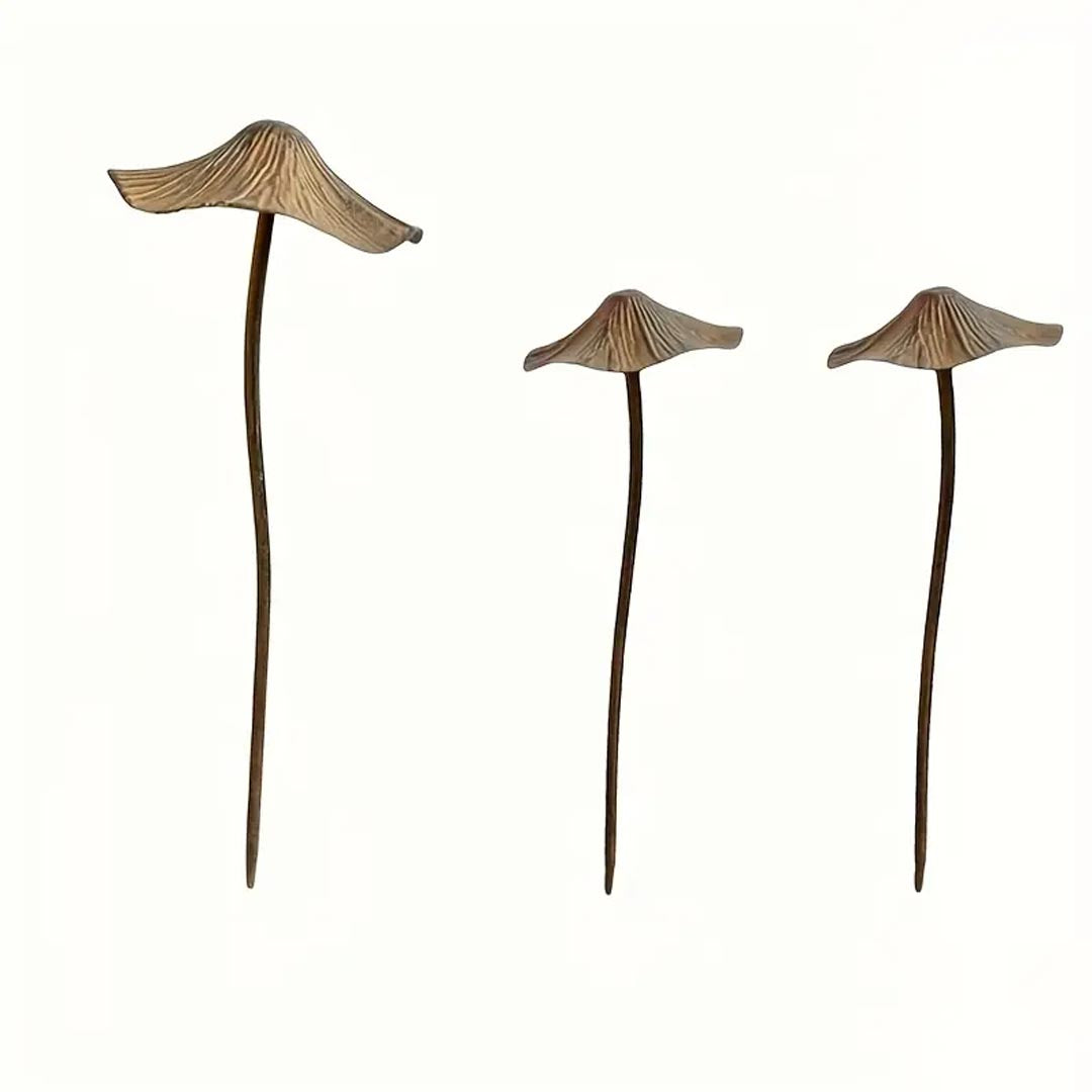 Set of 3 Pcs Retro Metal Rusty Mushroom Garden Decoration