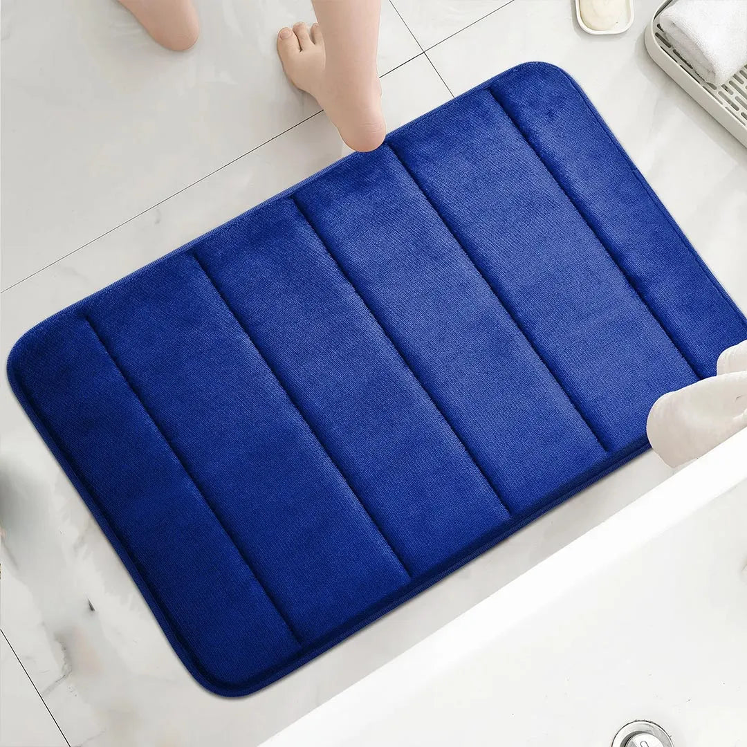 Plush Coral Velvet Bath Mat - Modern Geometric Pattern Bathroom Rug