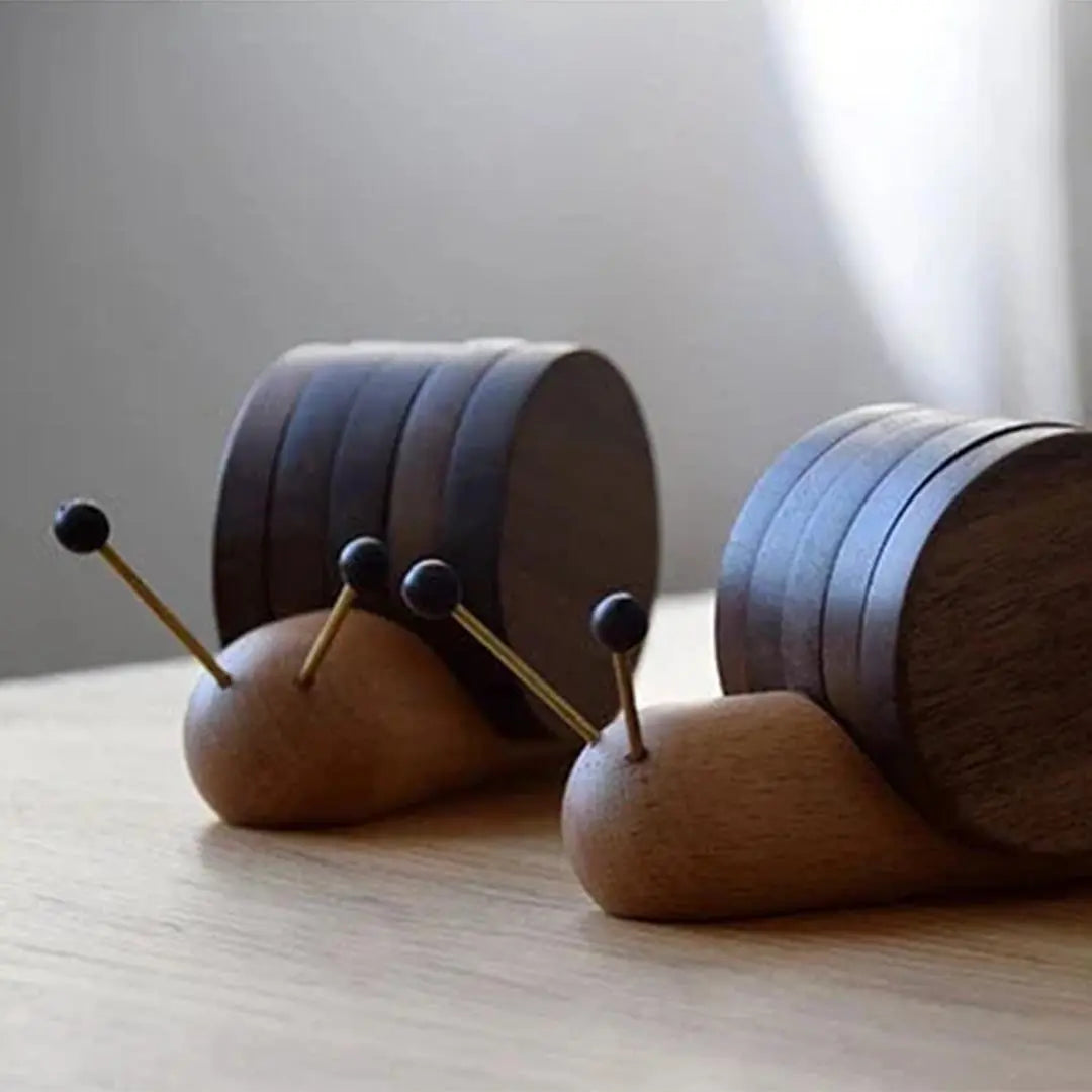 Snail Shaped Wooden Cup Mat Set
