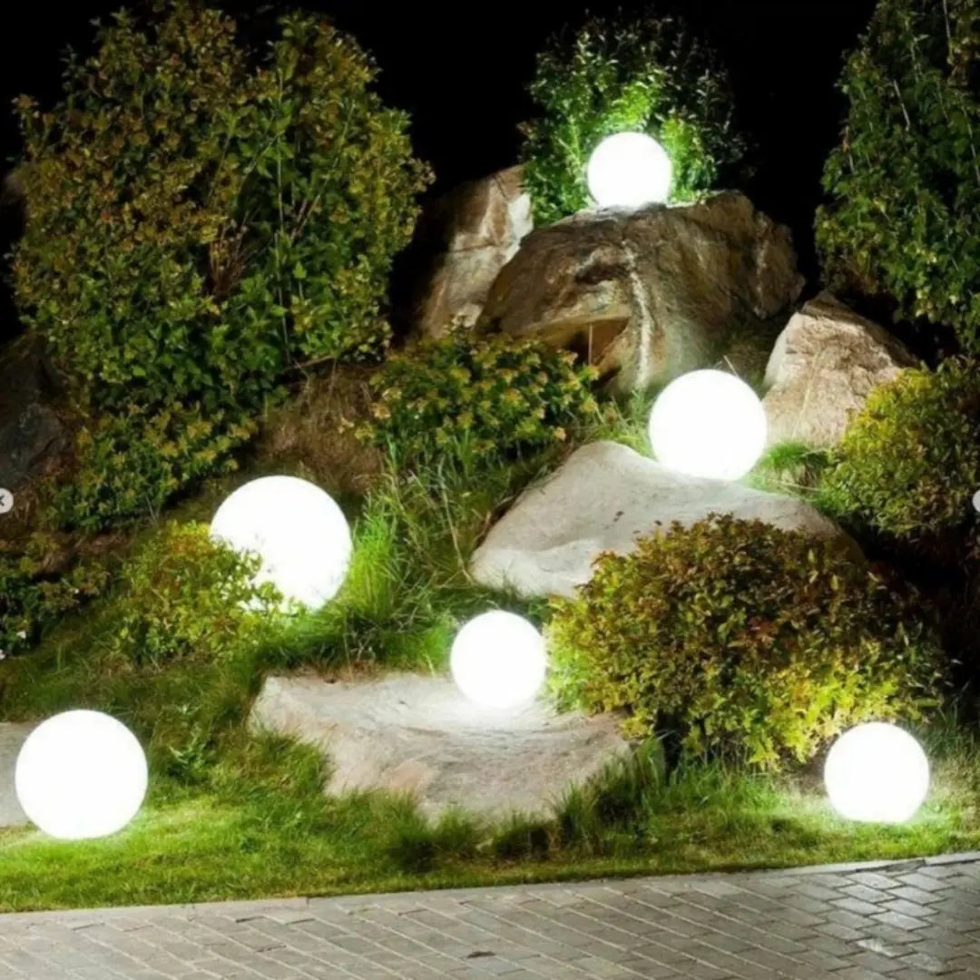 Solara - Spherical Garden Light