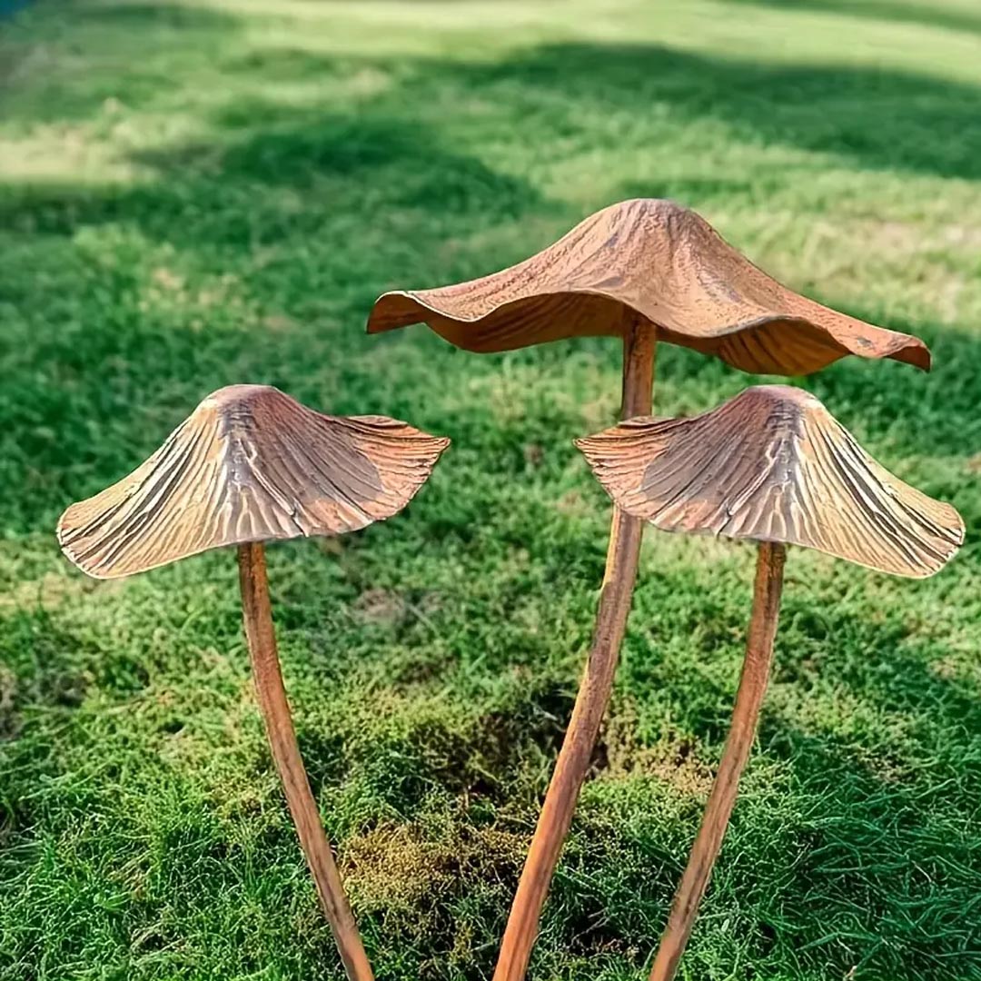 Set of 3 Pcs Retro Metal Rusty Mushroom Garden Decoration