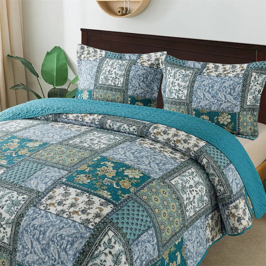 Calvera 3-Piece Teal/Green Farmhouse Cotton Bedspread Set - Lightweight Patchwork Quilt with Pillowcases