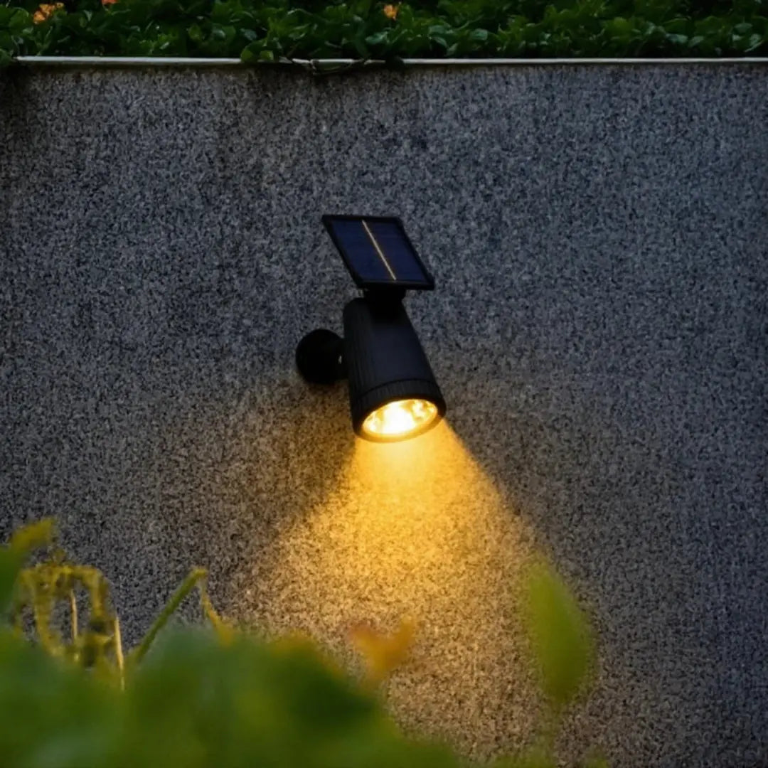 Soluna - Solar Garden Spotlight