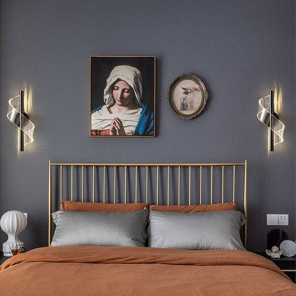 Glass Candelabra Wall Light - Luxe Vertical Glow with Sculpted Elegance