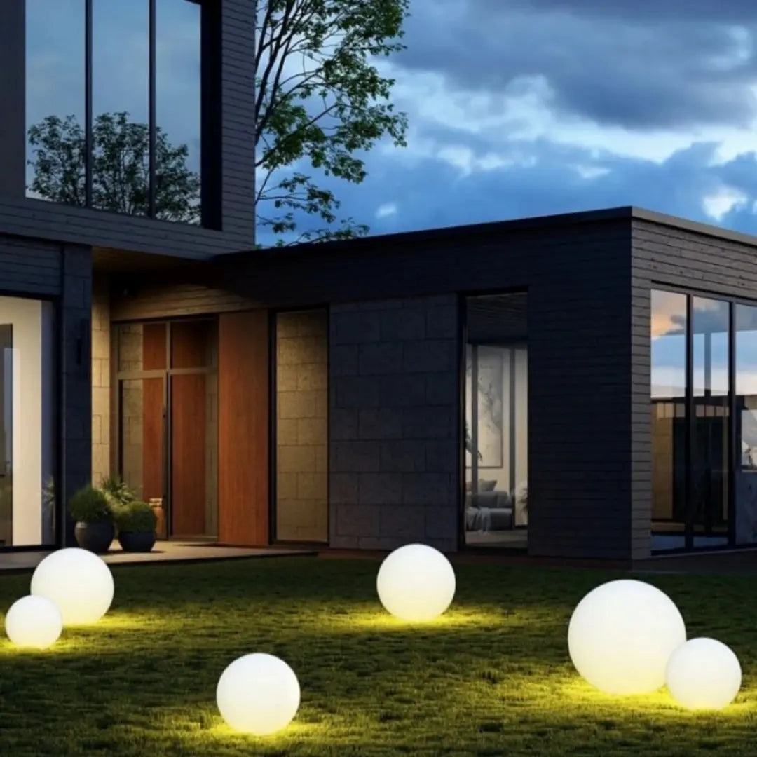 Solara - Spherical Garden Light