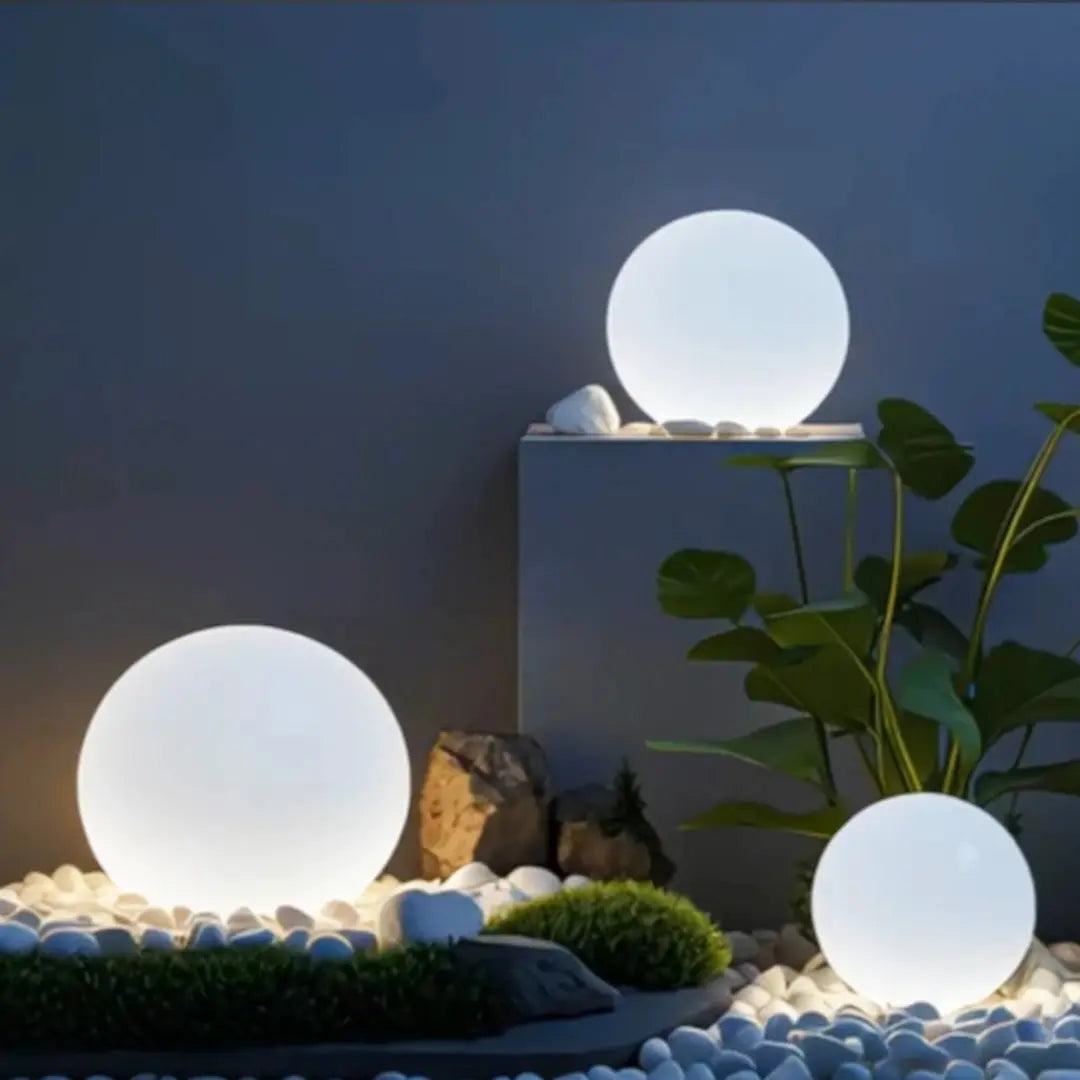 Solara - Spherical Garden Light