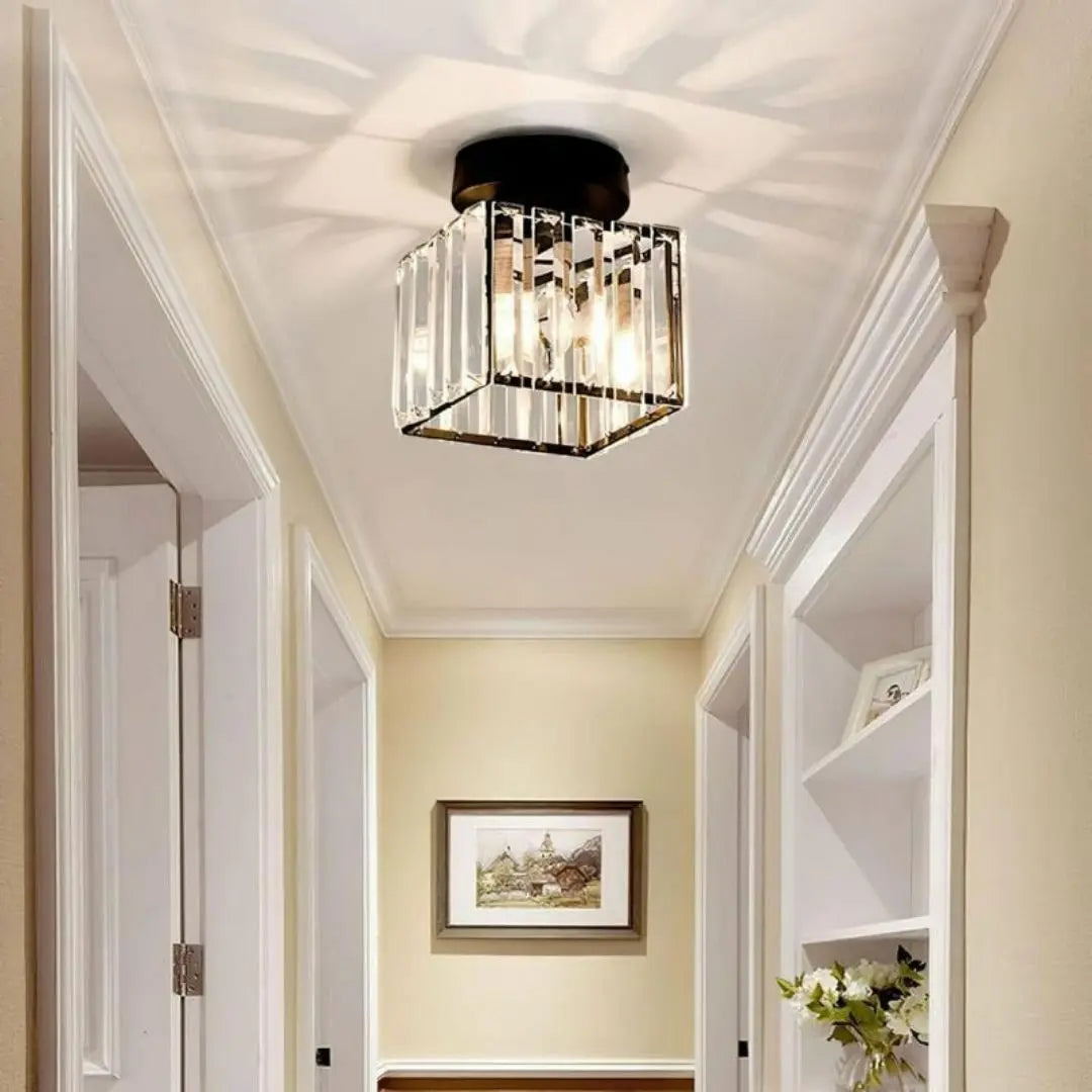 Modern Flush Ceiling Light - Bold Black Accent for Stylish Hallways