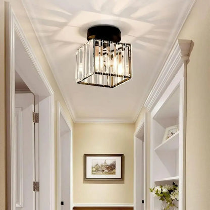 Modern Flush Ceiling Light - Bold Black Accent for Stylish Hallways