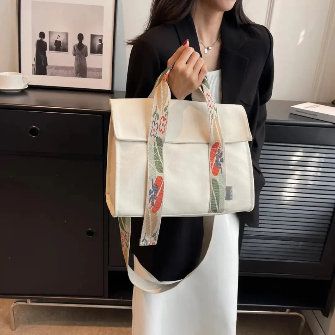 Fashion Canvas Tote Bag for Everyday Style and Practical Storage